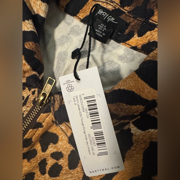 NWT Nasty Gal Denim Leopard Zip Through Plunge Wide Leg Jumpsuit size 4 - Picture 3 of 9